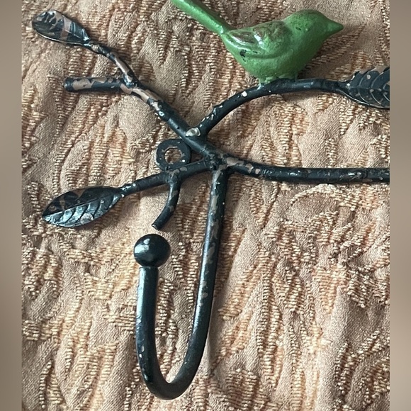 Cottage Core Bird Wall Hook Rack indoor or outdoor - Picture 6 of 8